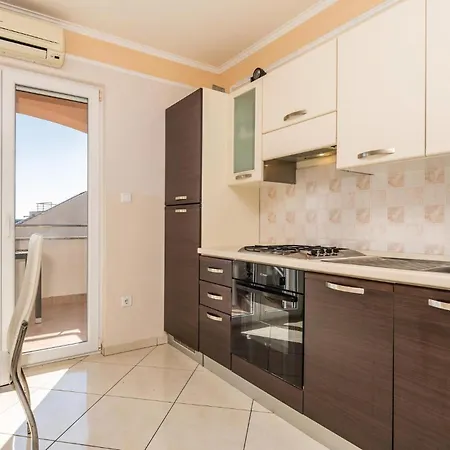 2 Bedroom Beautiful In Daire