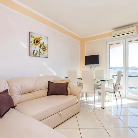 Daire 2 Bedroom Beautiful In *