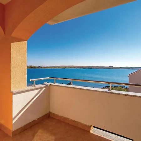 2 Bedroom Beautiful In *